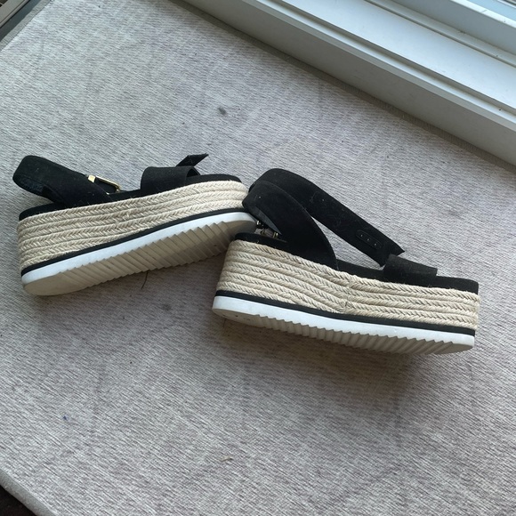 Wishbone wedge sandal like new - Picture 2 of 3